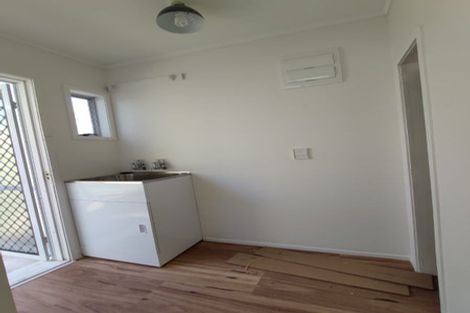Photo of property in 2/19 Capilano Place, Glenfield, Auckland, 0629