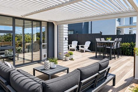 Photo of property in 150 Vintry Drive, Kumeu, 0810