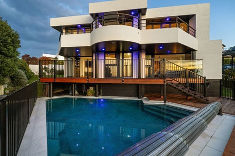 Photo of property in 9 Luxton Place, Mount Pleasant, Christchurch, 8081