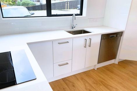 Photo of property in 12 Mokopiko Court, Beach Haven, Auckland, 0626