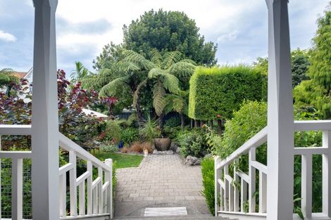 Photo of property in 29 Cameron Road, Bluff Hill, Napier, 4110