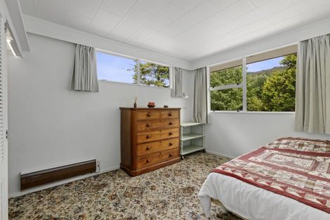 Photo of property in 84 Crowther Road, Wainuiomata, 5373