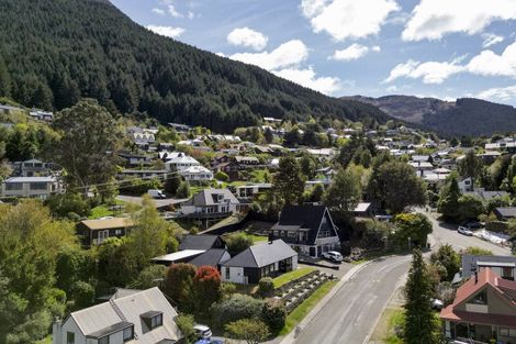 Photo of property in 24 Williams Street, Sunshine Bay, Queenstown, 9300