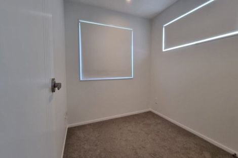 Photo of property in 19 Kaimai Avenue, Massey, Auckland, 0614