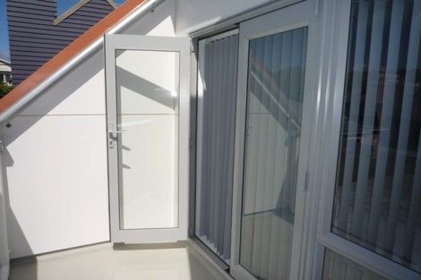 Photo of property in 4/12 Agra Crescent, Khandallah, Wellington, 6035