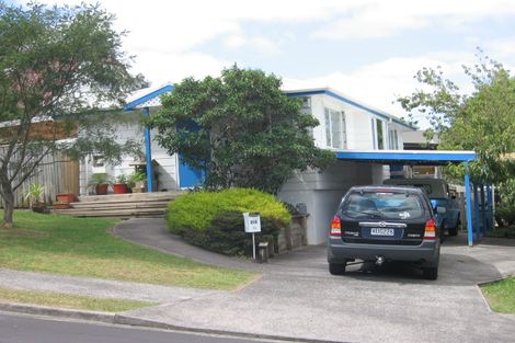 Photo of property in 2/5 Fernlea Rise, Bayview, Auckland, 0629