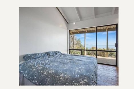 Photo of property in 21 Spicer Road, Cable Bay, 0420