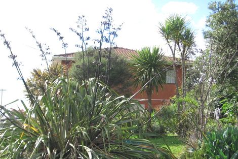 Photo of property in 18 Pine Avenue, Henderson, Auckland, 0612