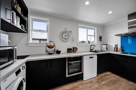 Photo of property in 12 Walsh Road, Westown, New Plymouth, 4310