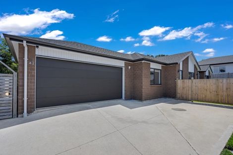 Photo of property in 42 Patrick Rice Drive, Swanson, Auckland, 0614
