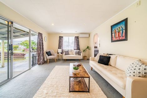 Photo of property in 1/3 Omaha Grove, Totara Park, Upper Hutt, 5018