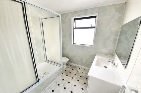 Photo of property in 109 Rathgar Road, Henderson, Auckland, 0610