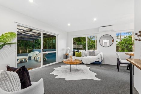 Photo of property in 2a Rata Road, Stanmore Bay, Whangaparaoa, 0932