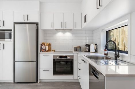 Photo of property in 2a Ellen Avenue, Hillcrest, Auckland, 0627