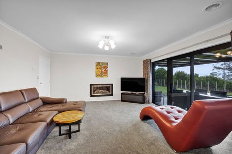 Photo of property in 8 Greenridge Lane, Merrilands, New Plymouth, 4312