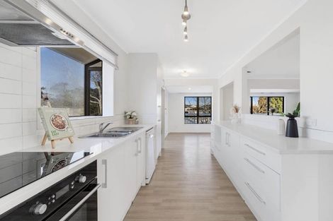 Photo of property in 6 Rainbow Place, Wattle Downs, Auckland, 2103