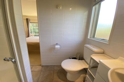 Photo of property in 6e Clearwater Cove, West Harbour, Auckland, 0618