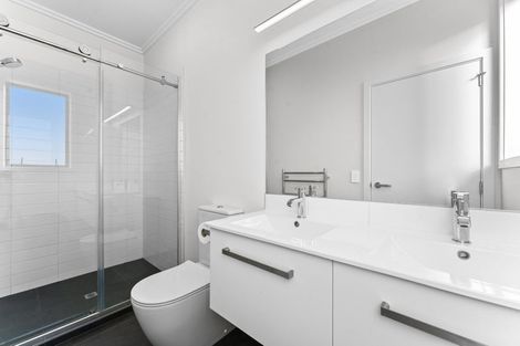 Photo of property in 4 Marine Parade, Hobsonville, Auckland, 0616