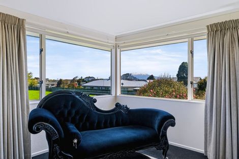 Photo of property in 6 Edna Wills Place, Hawera, 4610