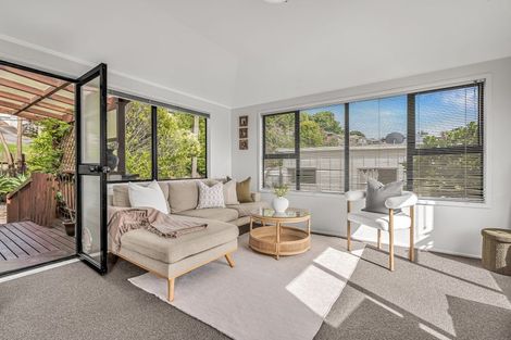 Photo of property in 6 Rautawhiri Road, Helensville, 0800