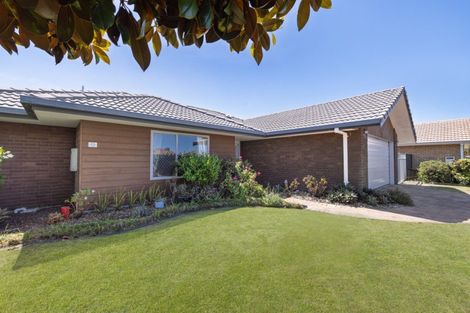 Photo of property in 8 Lotus Avenue, Mount Maunganui, 3116