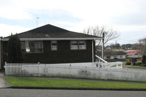 Photo of property in 25 Churchill Street, Levin, 5510