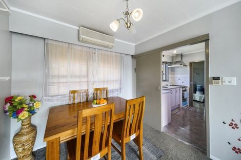 Photo of property in 2/1 Susanne Place, Pakuranga, Auckland, 2010
