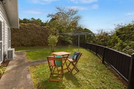 Photo of property in 5 Julia Place, Tawa, Wellington, 5028