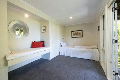 Photo of property in 61 Garden Road, Piha, 0772