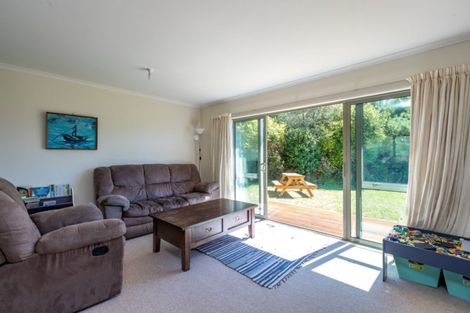 Photo of property in 50 Morrison Road, Te Horo, Otaki, 5581
