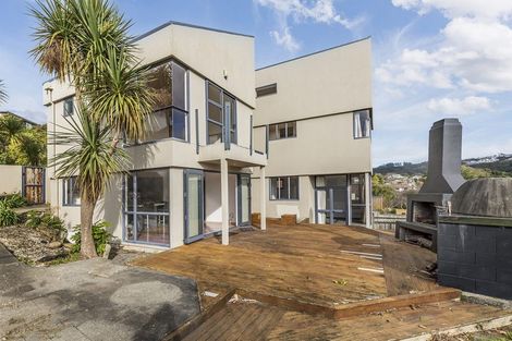 Photo of property in 28 Sailmaker Close, Whitby, Porirua, 5024