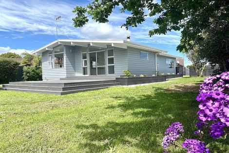Photo of property in 32 Sylvan Avenue, Waikanae, 5036