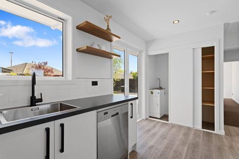 Photo of property in 17 Roberts Road, Hei Hei, Christchurch, 8042