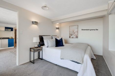 Photo of property in 15 Higham Ferrers Place, Red Beach, 0932