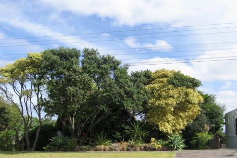 Photo of property in 1/292 East Coast Road, Forrest Hill, Auckland, 0620