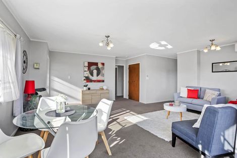 Photo of property in 1/20 Sturges Road, Henderson, Auckland, 0612