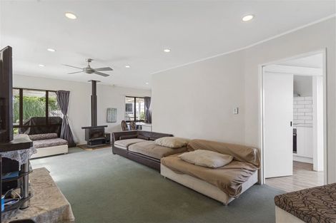 Photo of property in 8 Lorelei Place, Opaheke, Papakura, 2113