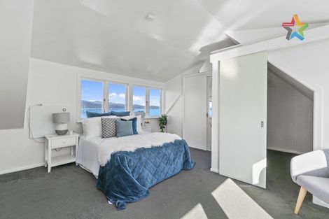 Photo of property in 30 Singers Road, Korokoro, Lower Hutt, 5012