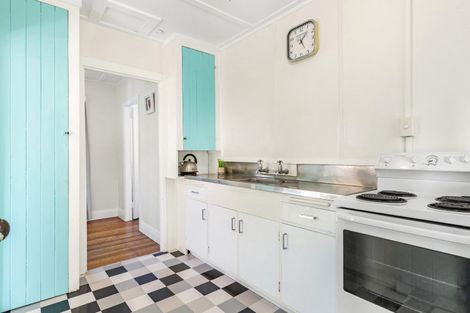 Photo of property in 22 James Street, Raglan, 3225