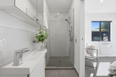 Photo of property in 11 Harwood Road, Mount Wellington, Auckland, 1060