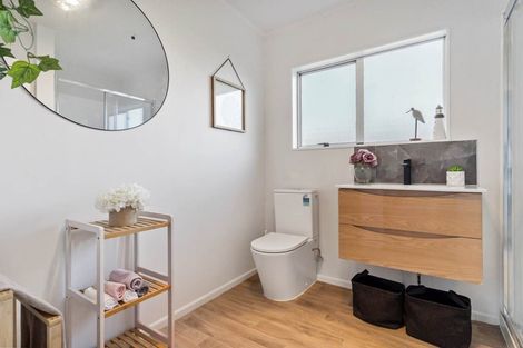 Photo of property in 2/22 Tamworth Close, Manurewa, Auckland, 2102