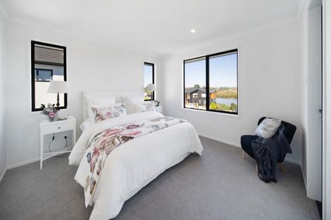 Photo of property in 26 Emerald Avenue, Rosehill, Papakura, 2113