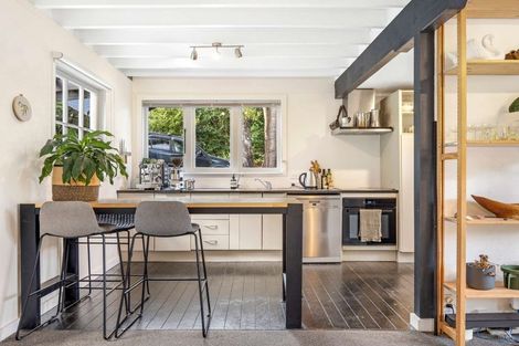 Photo of property in 33 Tainui Road, Titirangi, Auckland, 0604