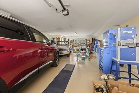 Photo of property in 36 Farnswood Place, Redwood, Christchurch, 8051