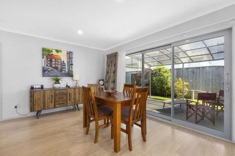 Photo of property in 6 Grace Cove, Aotea, Porirua, 5024