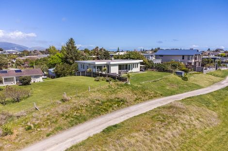 Photo of property in 15 Eatwell Avenue, Paraparaumu Beach, Paraparaumu, 5032