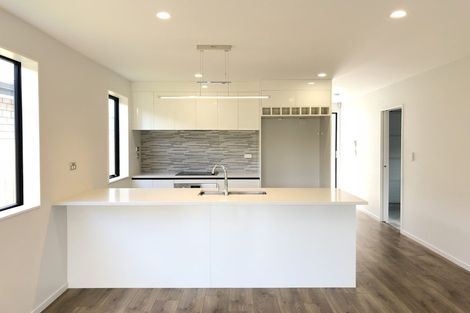 Photo of property in 22 Farmland Road, Papakura, 2110