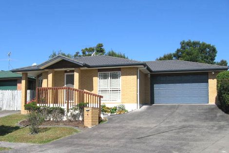 Photo of property in 16 Ryehill Close, New Lynn, Auckland, 0600