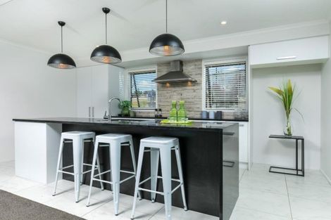 Photo of property in 2 Ruth Craig Place, Stanmore Bay, Whangaparaoa, 0932