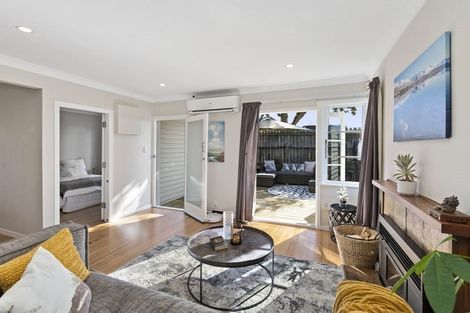 Photo of property in 1/31 Verran Road, Birkenhead, Auckland, 0626